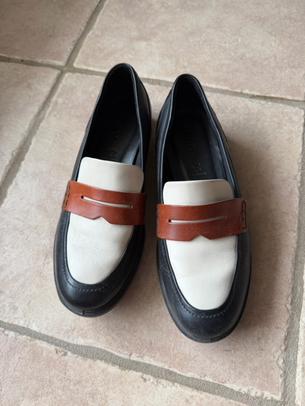 ECCO Women's Dress Classic 15 Loafer